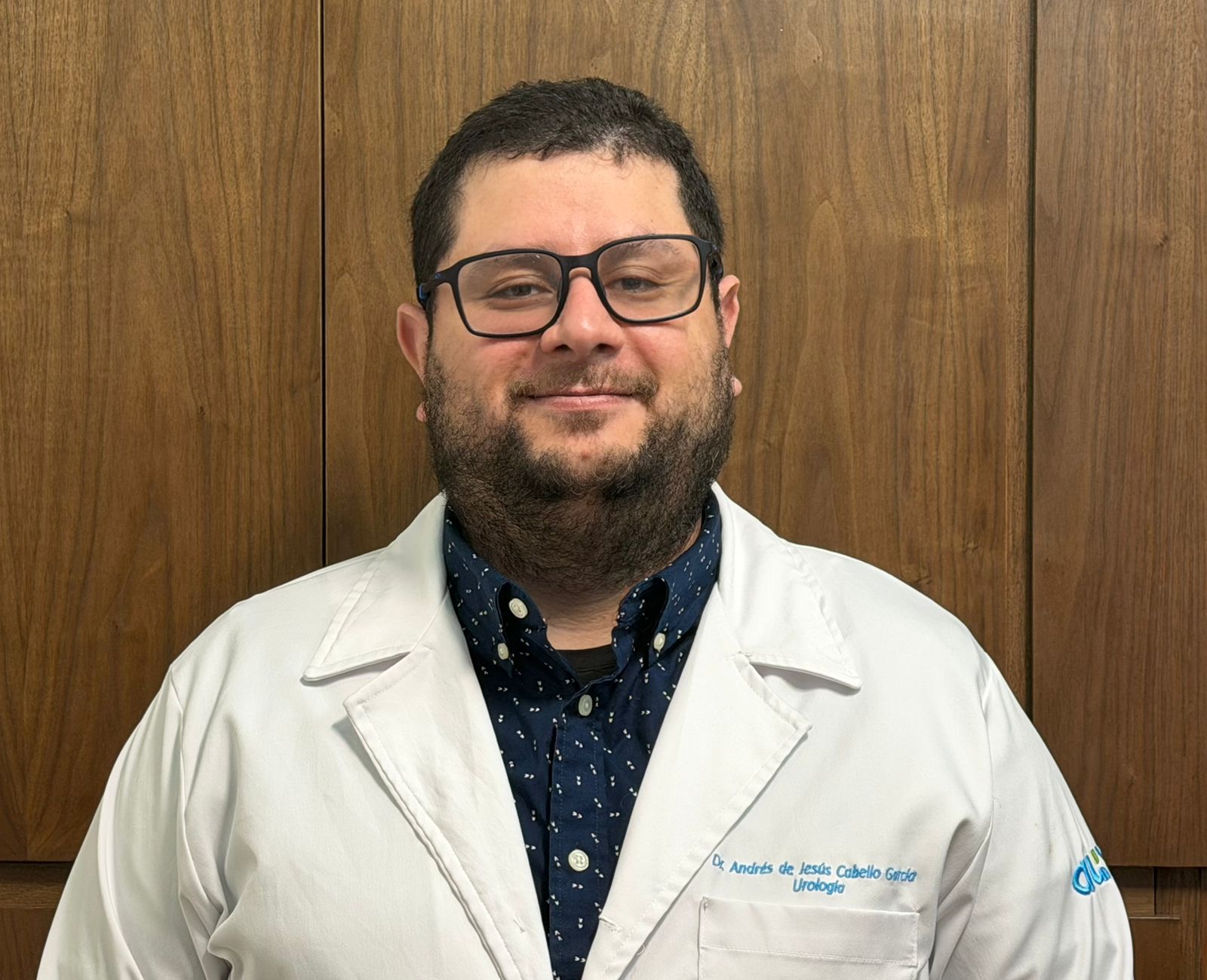 dr andres cabello urologo